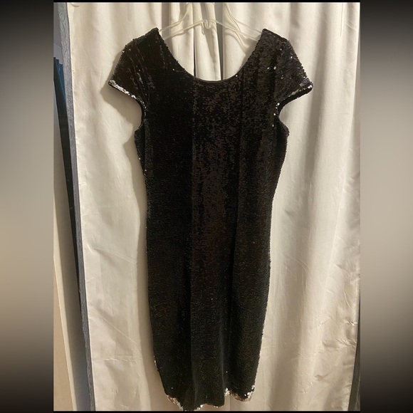 Renn Brand Flip Sequin Dress - Picture 1 of 4